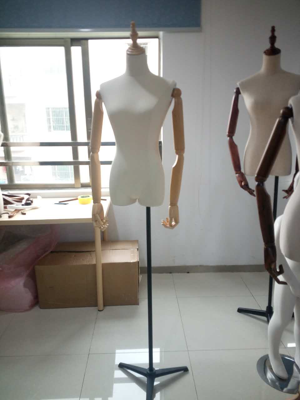 供應(yīng)女裝*道具 半身包布*女 半身*包布價格批發(fā)