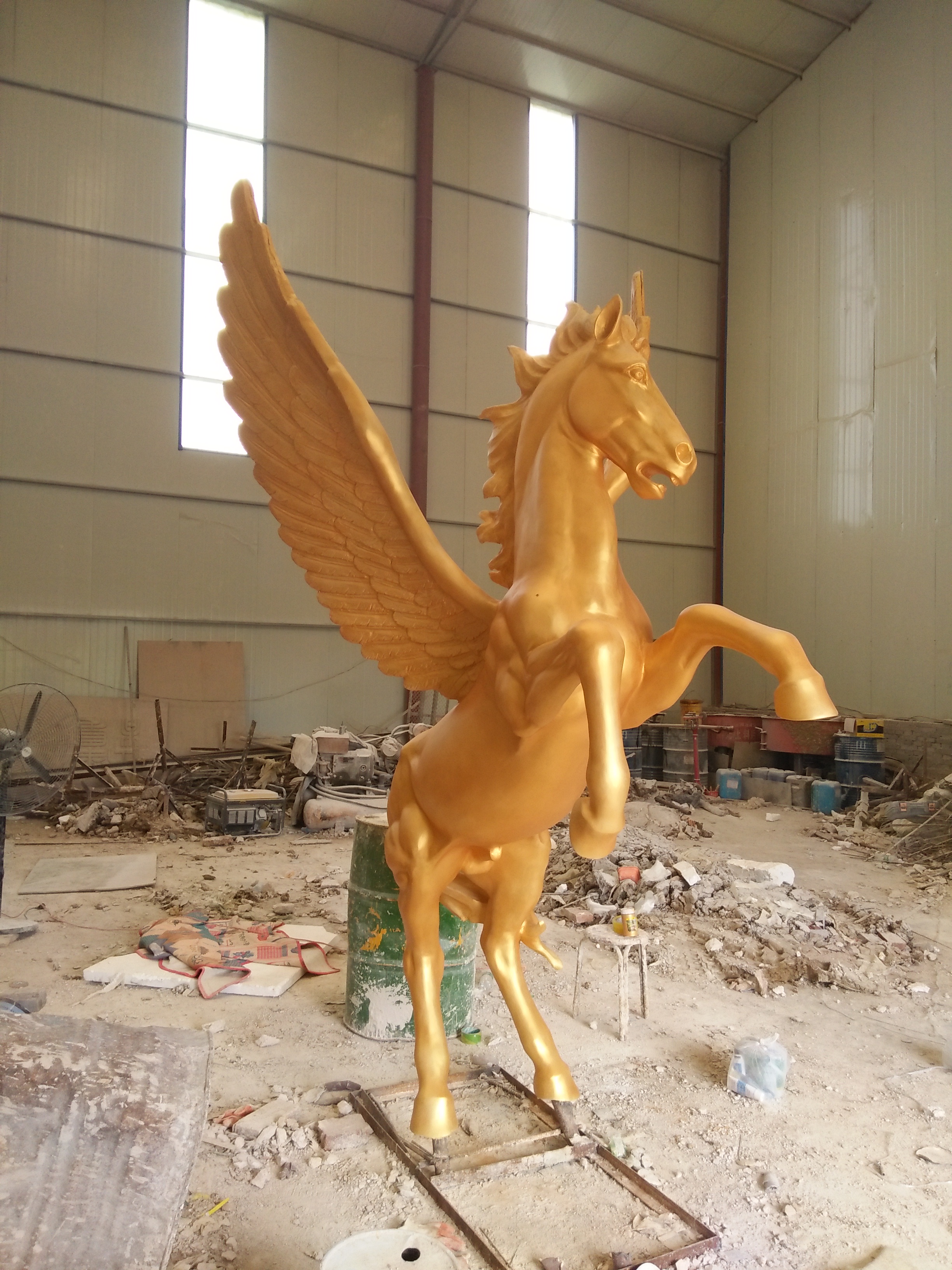 飛馬雕塑展翅馬雕像擺件玻璃鋼 景觀飛馬帶翅膀奔騰振業(yè)馬模型馬 玻璃鋼飛馬雕塑