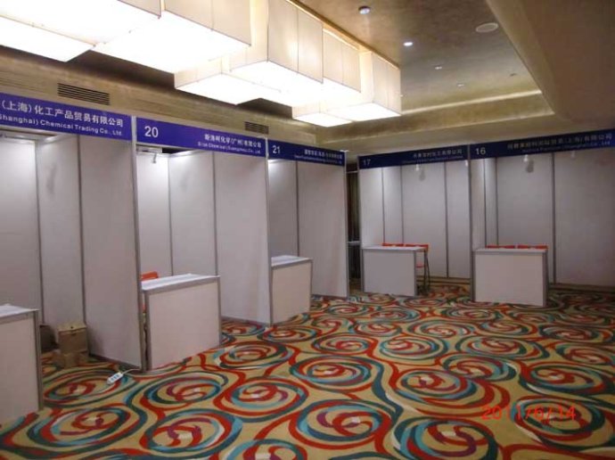 昆明立欣標(biāo)攤展位搭建十分專業(yè)講究 搭建標(biāo)準(zhǔn)展位出租