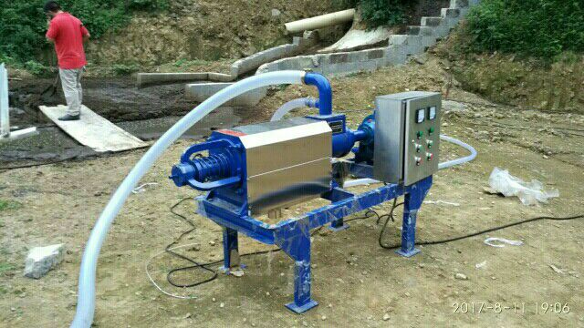 大型豬場清糞機(jī)介紹-大型豬場刮糞機(jī)安裝