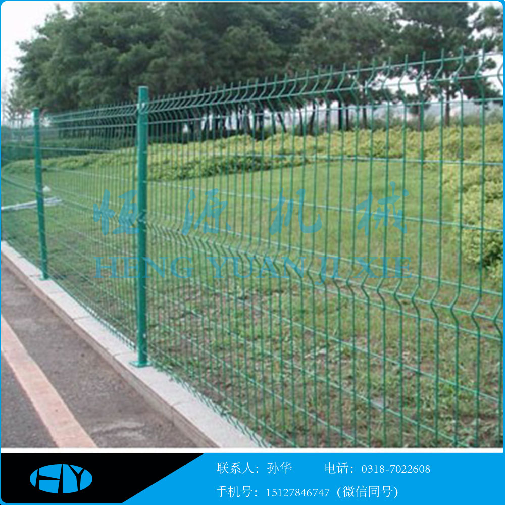 雞籠子焊接設(shè)備 養(yǎng)殖籠具焊接機器  恒源機械