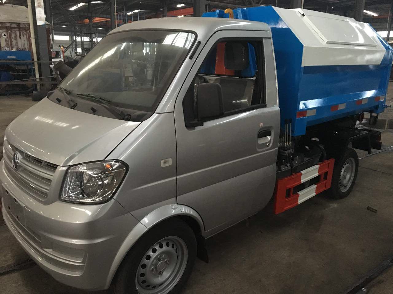 東風(fēng)小康國五排放 2.5方勾臂垃圾車