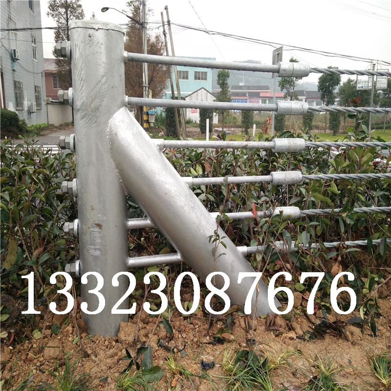 公路纜索護(hù)欄工廠@河北纜瑞*惠@量大從優(yōu)