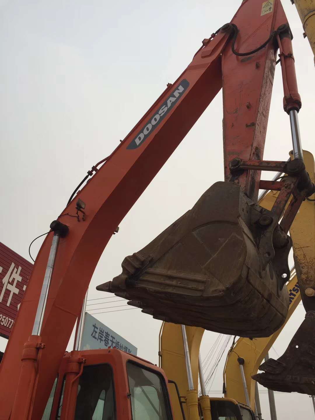 河北省徐水縣挖掘機回收-回收價格廠家長期回收