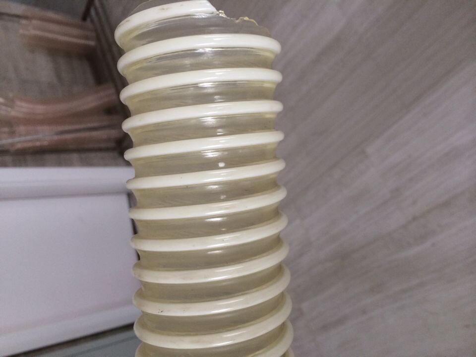 百盛廠家直銷玻璃廠輸送玻璃碴用PU耐磨塑筋管18910086206