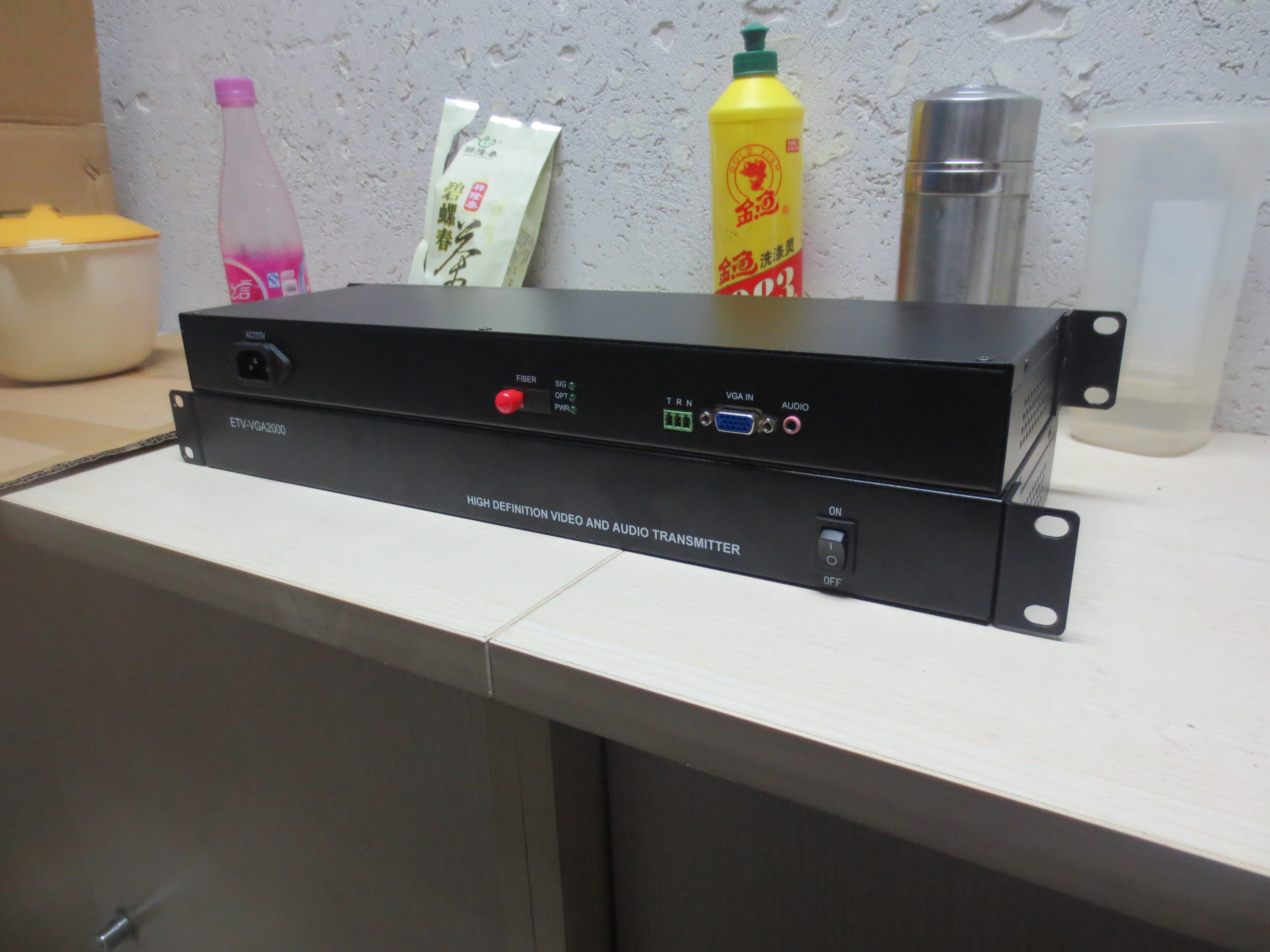 1路雙向VGA高清光端機(jī),1路雙向VGA高清視頻信號(hào) ，帶1路雙向立體聲音頻信號(hào)