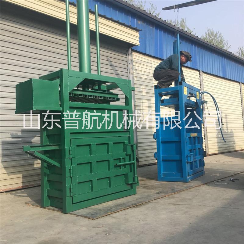 新型紙箱打包機(jī)   液壓廢料壓縮機(jī)價(jià)格