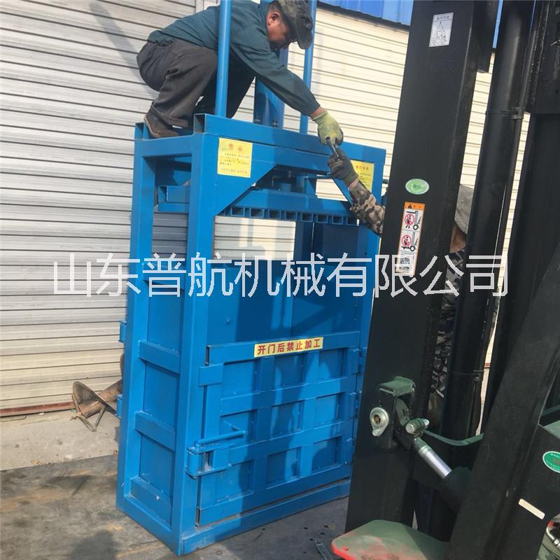 新型紙箱打包機(jī)   液壓廢料壓縮機(jī)價(jià)格