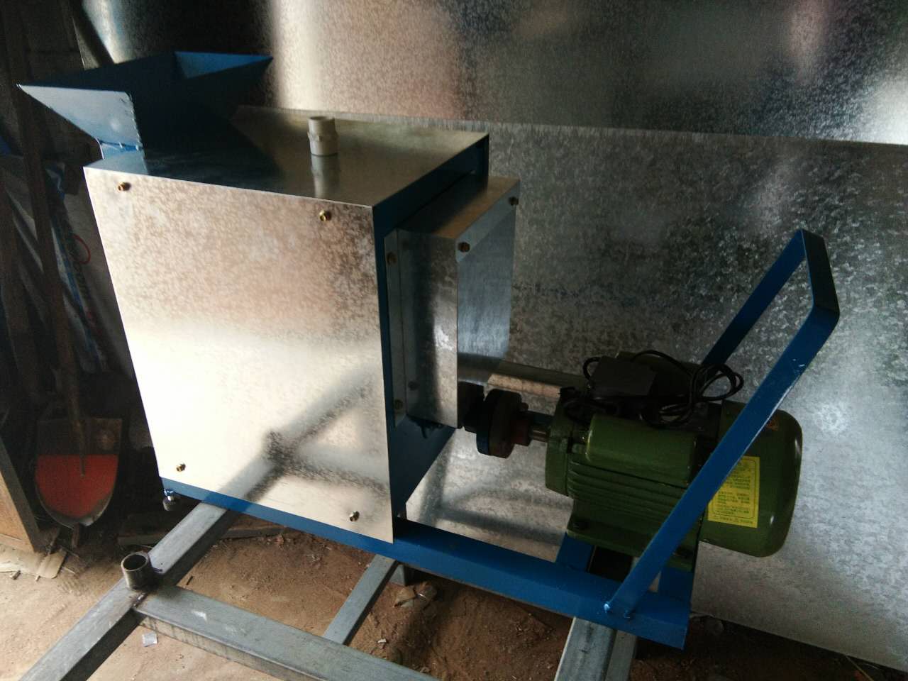 田螺剪尾機(jī)型號(hào)  田螺剪尾機(jī)價(jià)格  田螺剪尾機(jī)廠家