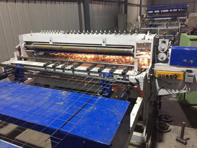 文登鋼筋網(wǎng)排焊機(jī) 鋼筋網(wǎng)焊網(wǎng)機(jī)價(jià)格