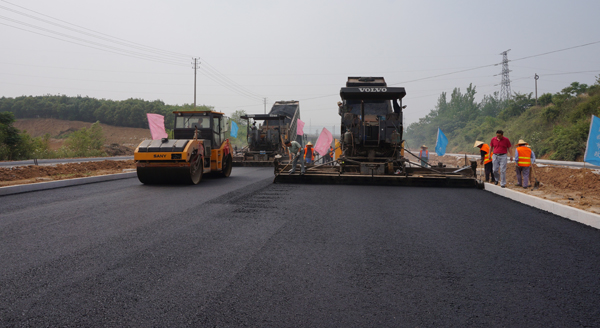 鄭州商丘周口瀝青路面施工縫鄭州商丘周口瀝青路面施工縫、黑色瀝青攤鋪、馬路鋪柏油
