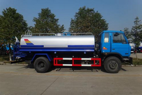 灑水車(chē) 霧炮車(chē) 灑水車(chē) 霧炮車(chē) 抑塵車(chē) 掃路車(chē) 濟(jì)南灑水車(chē)