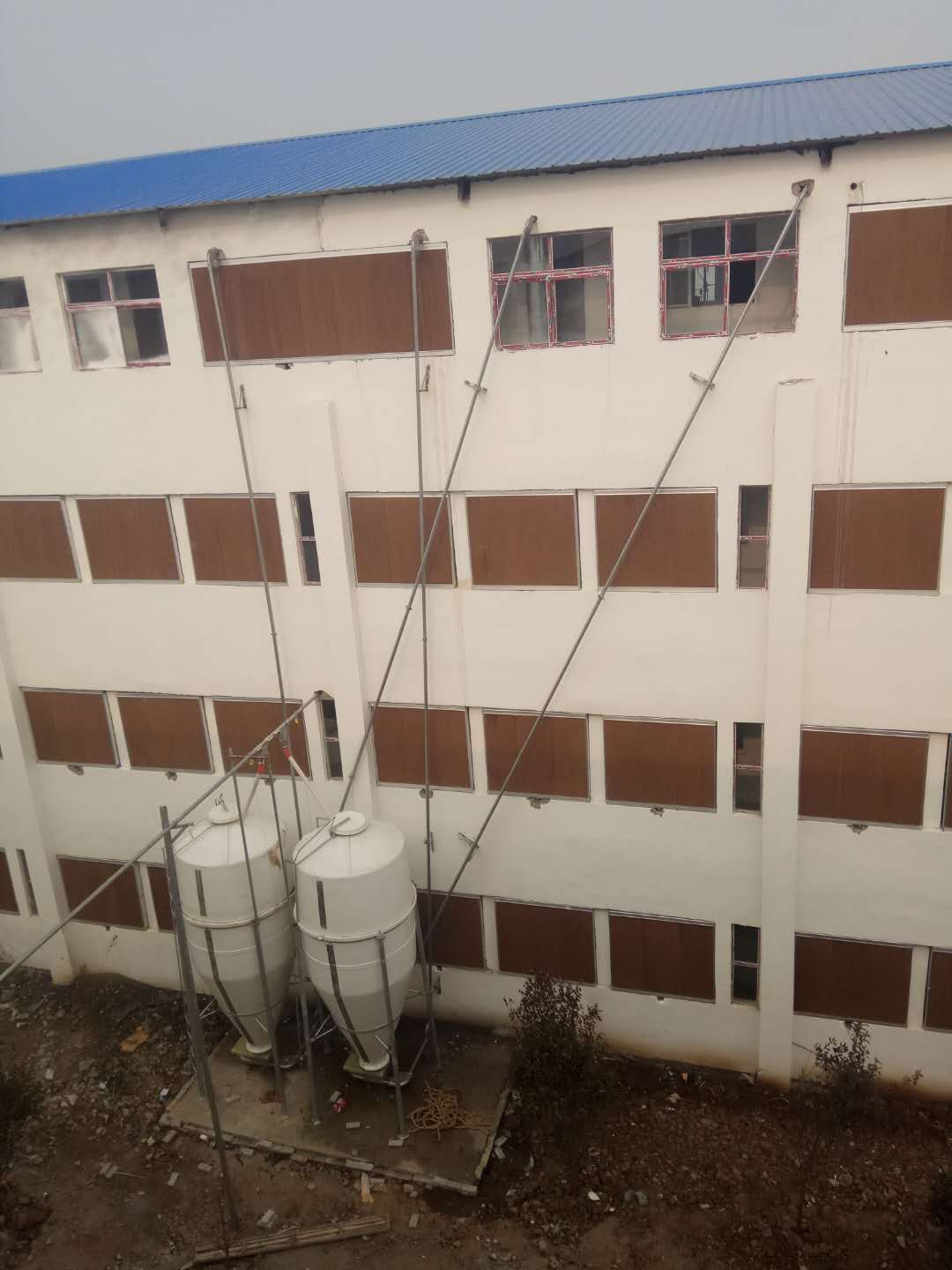 豬場供料設(shè)備/豬場供料線設(shè)備該如何選擇