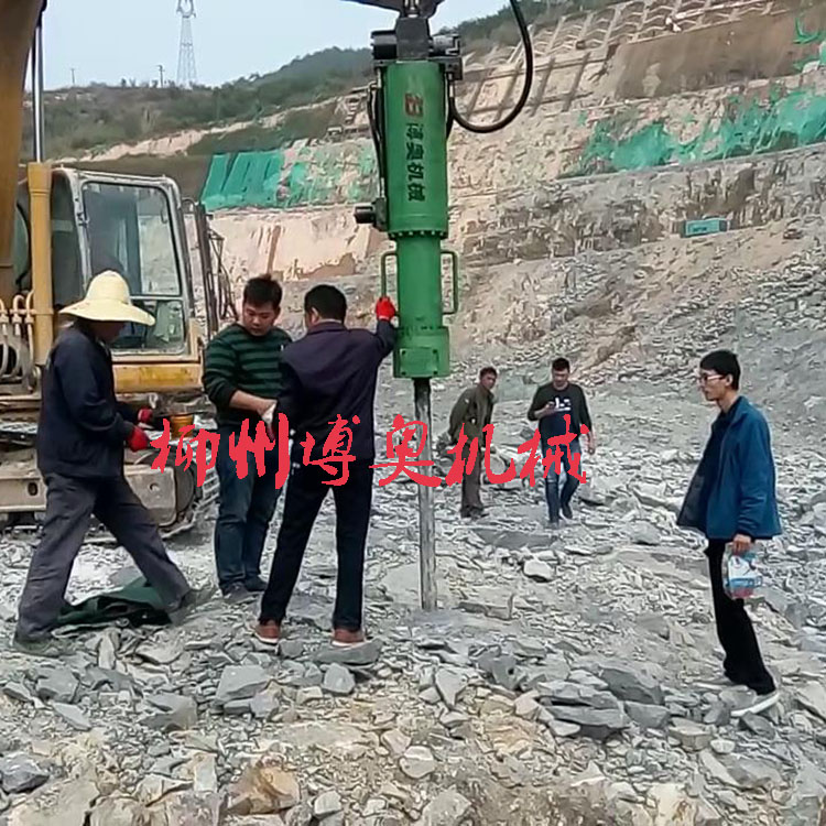 大型劈裂機大型開山機選柳州博奧液壓劈裂機