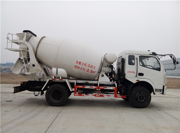 東風(fēng)小型攪拌車  東風(fēng)御虎5方攪拌車 東風(fēng)御虎攪拌車