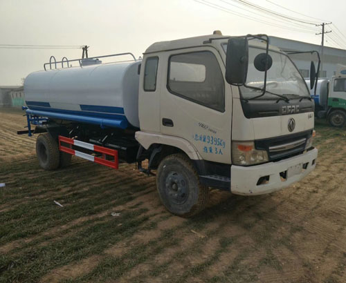 二手霧炮車灑水車