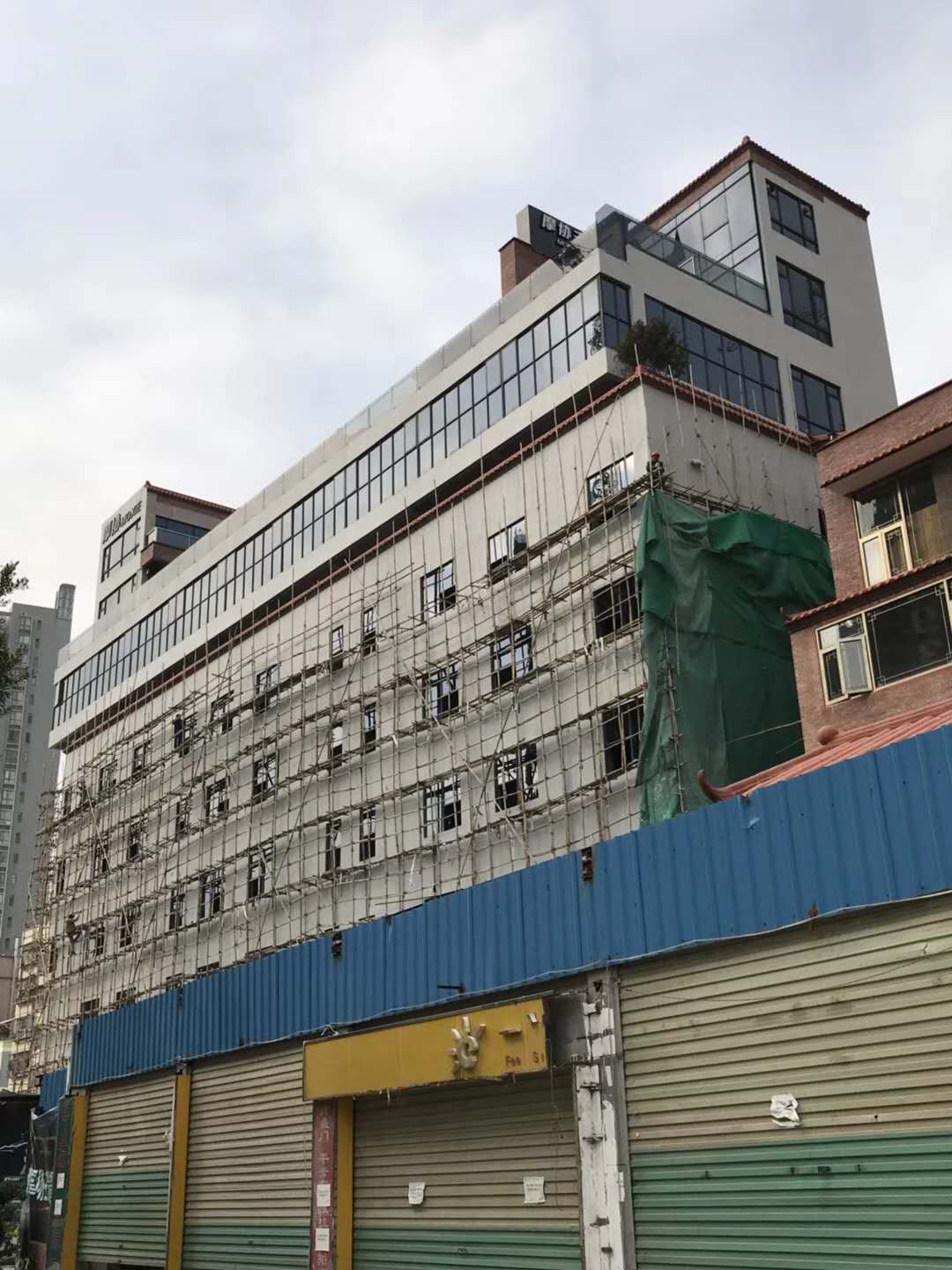 江門自建別墅裝修工廠外墻涂料施工 真石漆