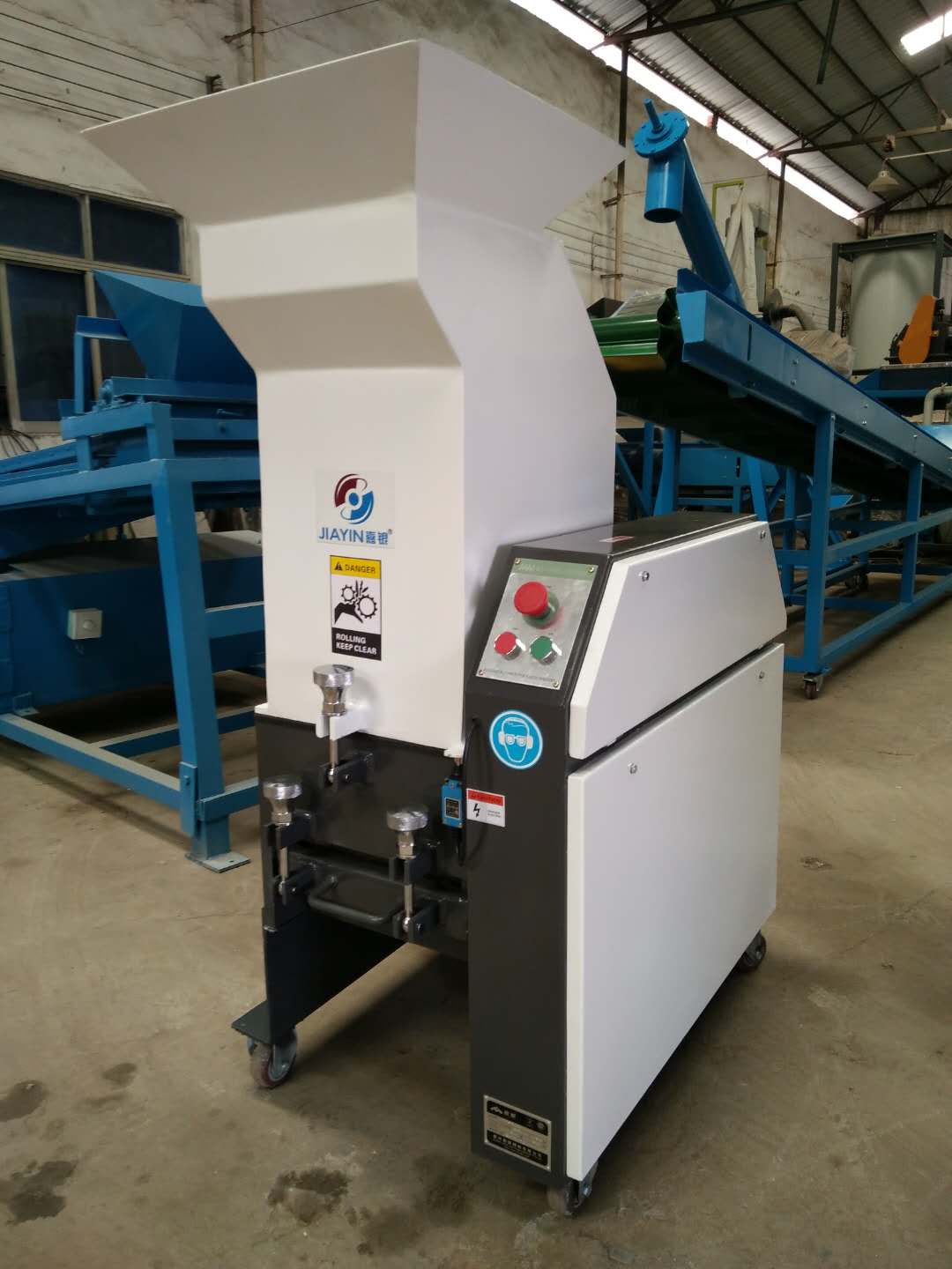 供應(yīng)機(jī)邊回收粉碎機(jī)廣州中速粉碎機(jī)注塑機(jī)機(jī)邊回收粉碎機(jī)