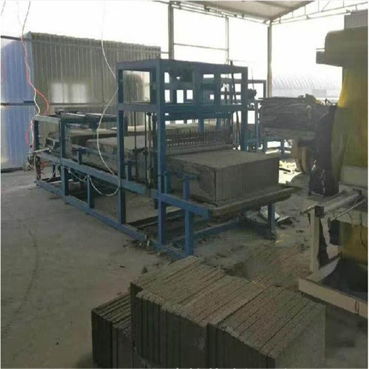 中國(guó)*品牌保溫板設(shè)備近期行情 全自動(dòng)保溫板設(shè)備切割鋸  保溫板設(shè)備生產(chǎn)商哪家好