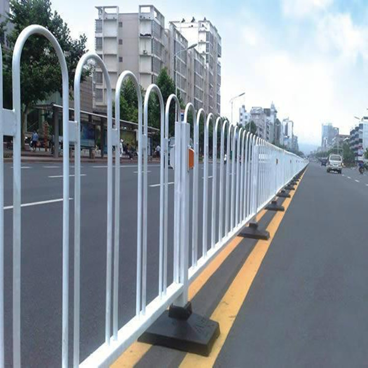 京式草坪圍欄  市政道路隔離護欄  京式護欄  鋅鋼護欄