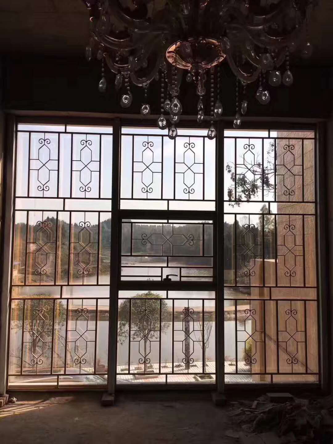 木窗花客廳裝修效果圖，屏風(fēng)窗花，窗花客廳隔斷，屏風(fēng)窗花價(jià)格