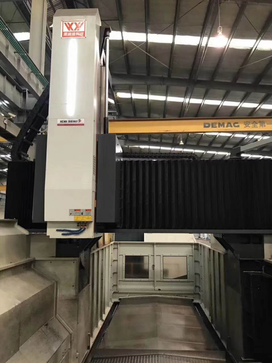 出售 二手數(shù)控龍門喬威進5面龍門加工中心2014年臺灣 二手機床 二手喬威進5面龍門加工中心