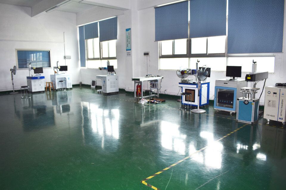 20W30W50W光纖激光鐳雕機(jī)，光纖五金塑料激光鐳射機(jī)，模具金屬激光打標(biāo)機(jī)