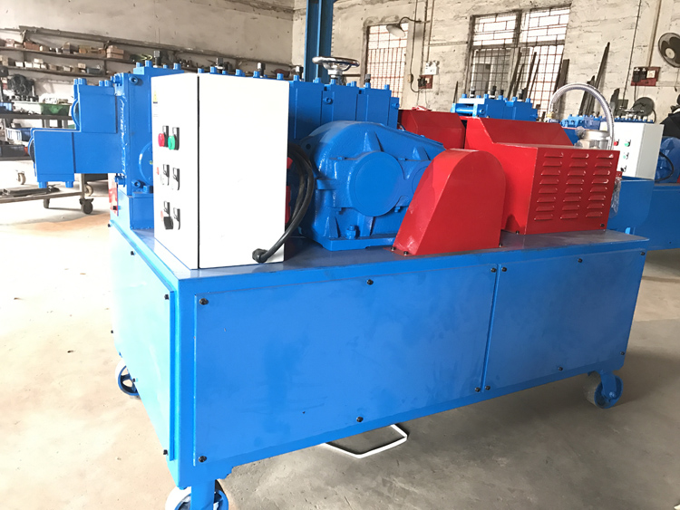 鋼管調(diào)直除銹刷漆機(jī) 鋼管調(diào)直機(jī)除銹刷漆機(jī)