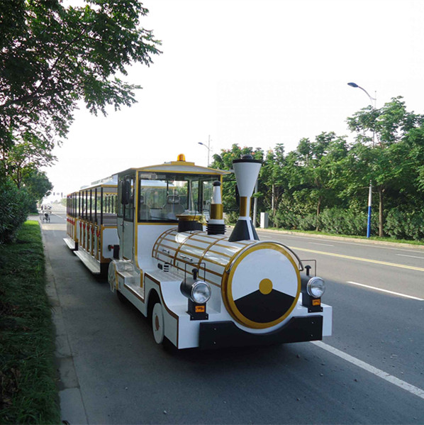 景區(qū)18座無軌小火車廠家直銷游樂設(shè)備