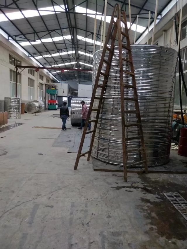 不銹鋼圓水箱武漢廠家