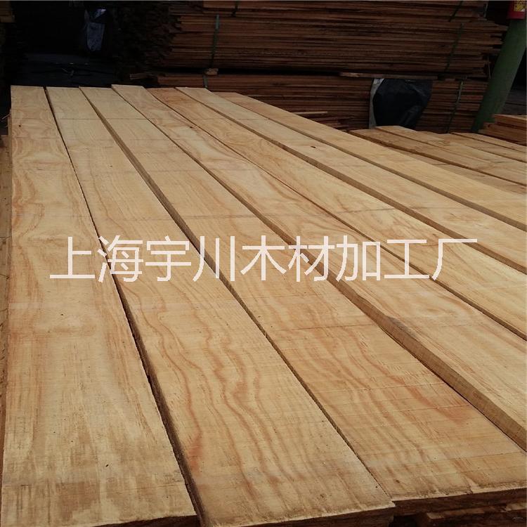 輻射松無(wú)節(jié)材 家具松木無(wú)節(jié)材 廠家批發(fā)優(yōu)質(zhì)木板