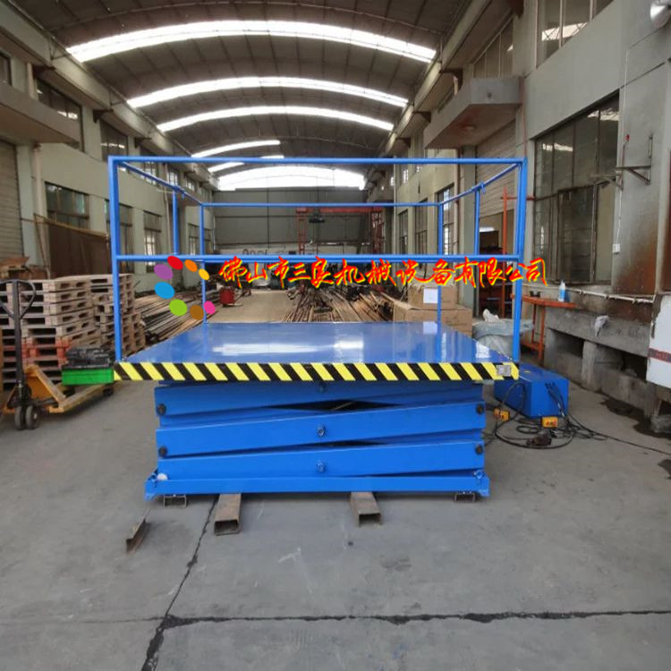 供應(yīng)11m升降臺(tái)液壓升降機(jī)廠家