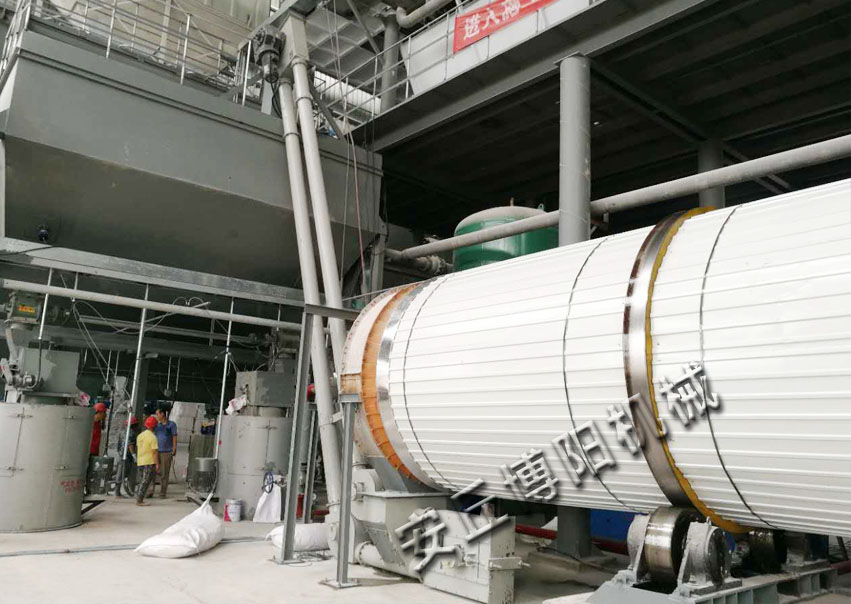 鐵紅粉管鏈輸送機(jī)是噸袋拆包機(jī)的好搭檔