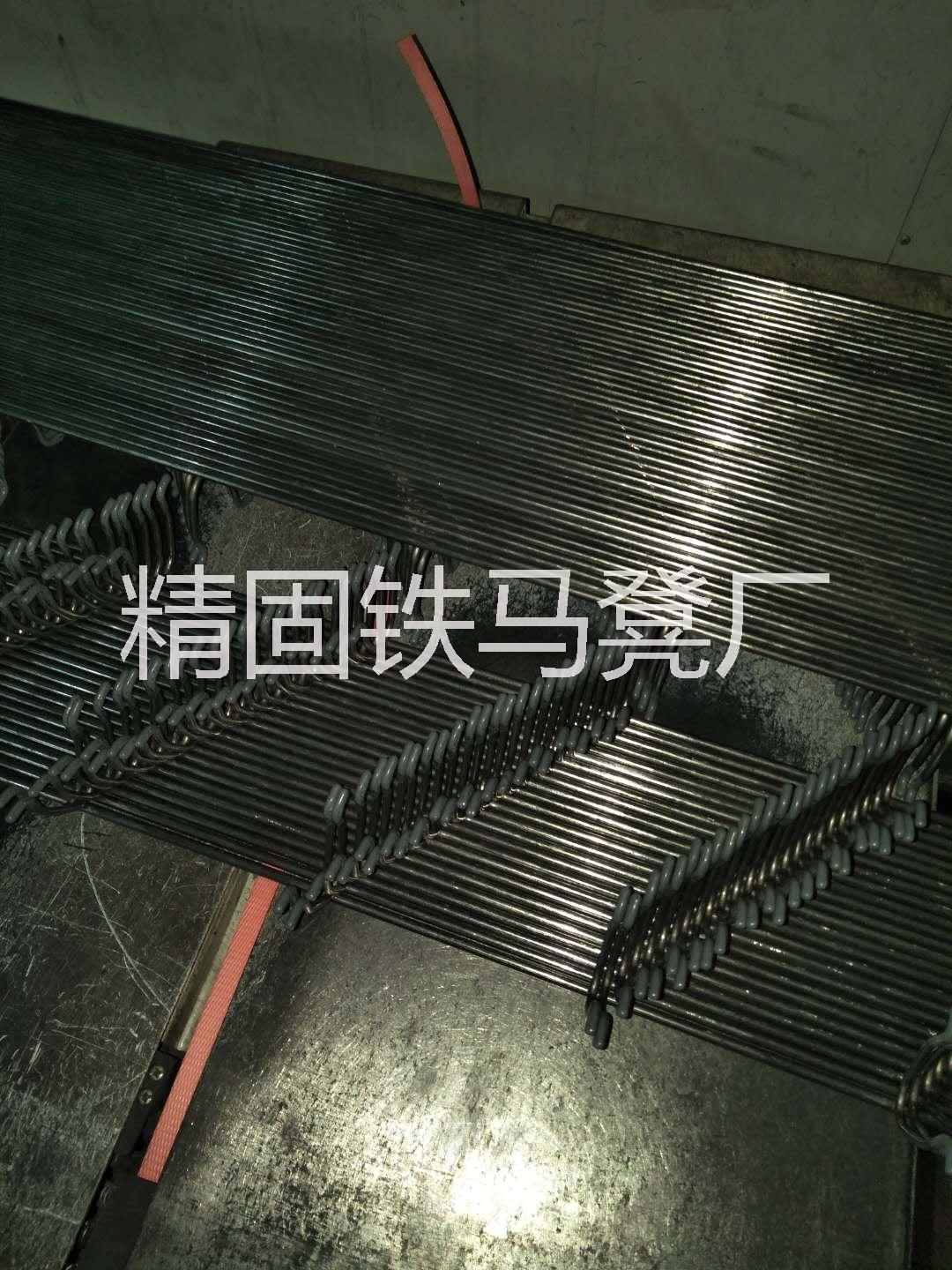 保定鐵馬凳 保定鐵馬凳生產(chǎn)廠家 保定鐵馬凳優(yōu)質(zhì)供應(yīng)商  保定鐵馬凳、河北鐵馬凳、樓梯護(hù)角
