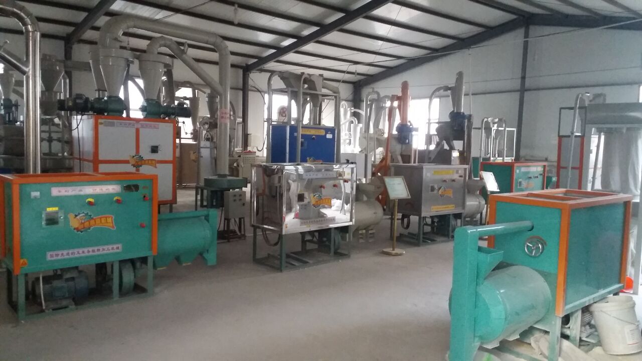 山東魯曹高新玉米制糝機械 玉米剝皮磨渣機