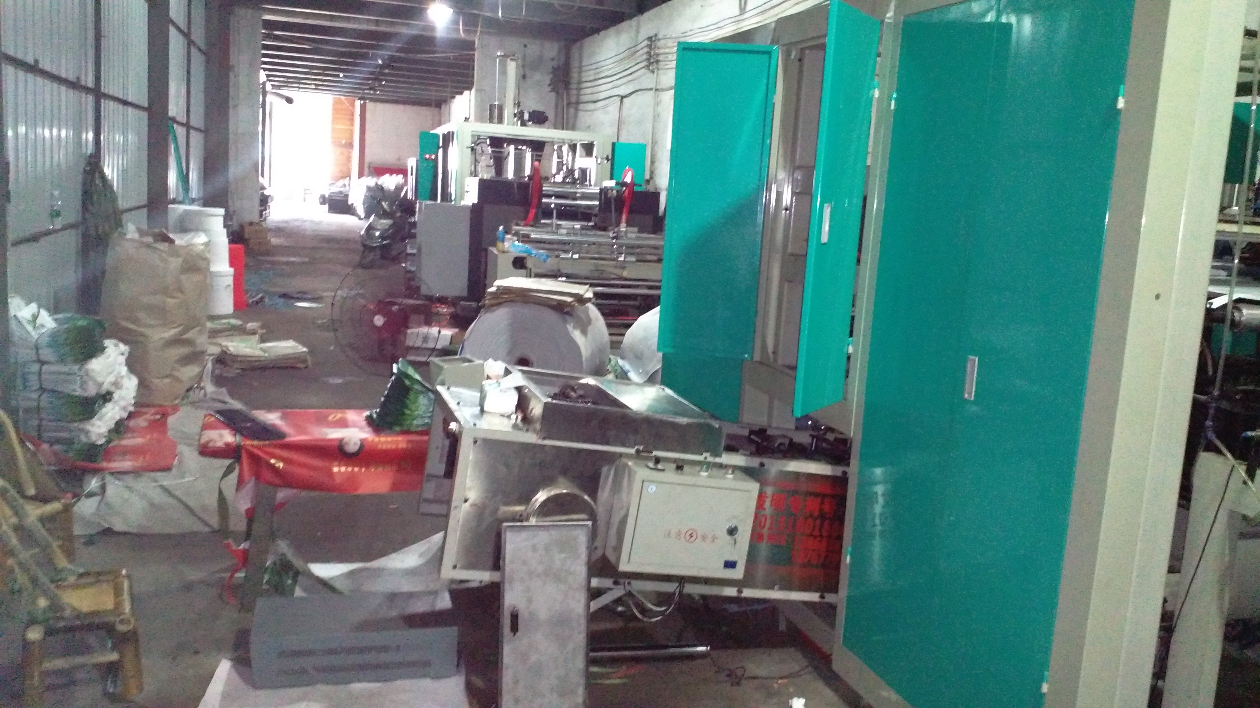 無紡布立體一次性制袋機 多功能立體制袋機