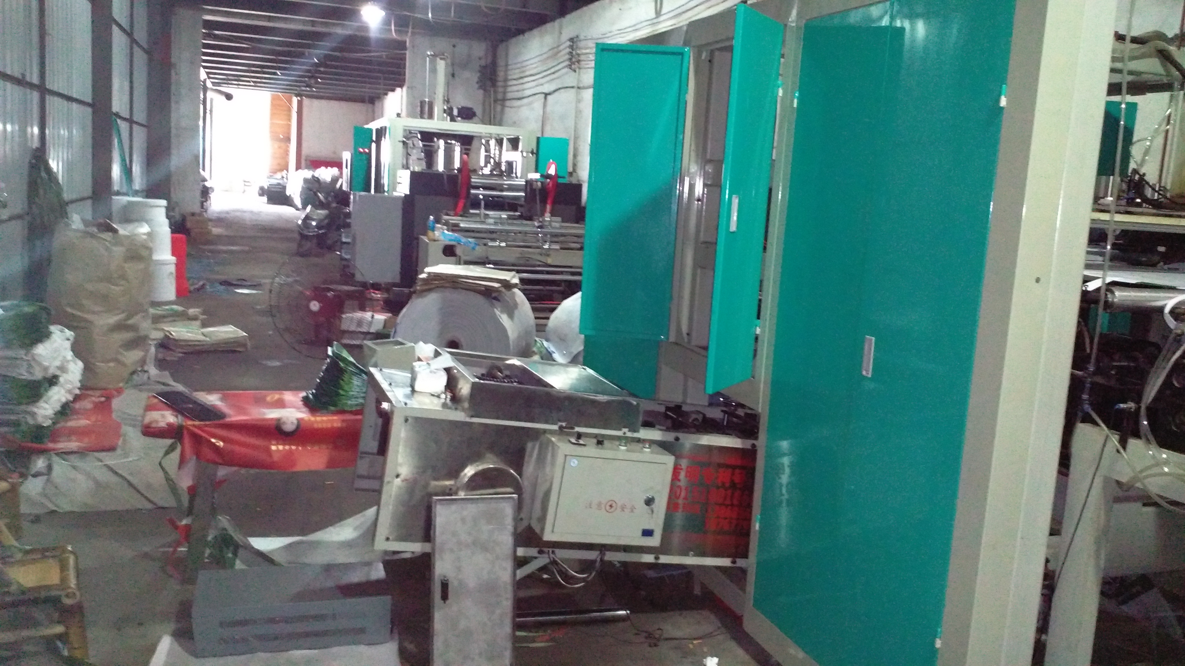 無紡布立體一次性制袋機 多功能立體制袋機