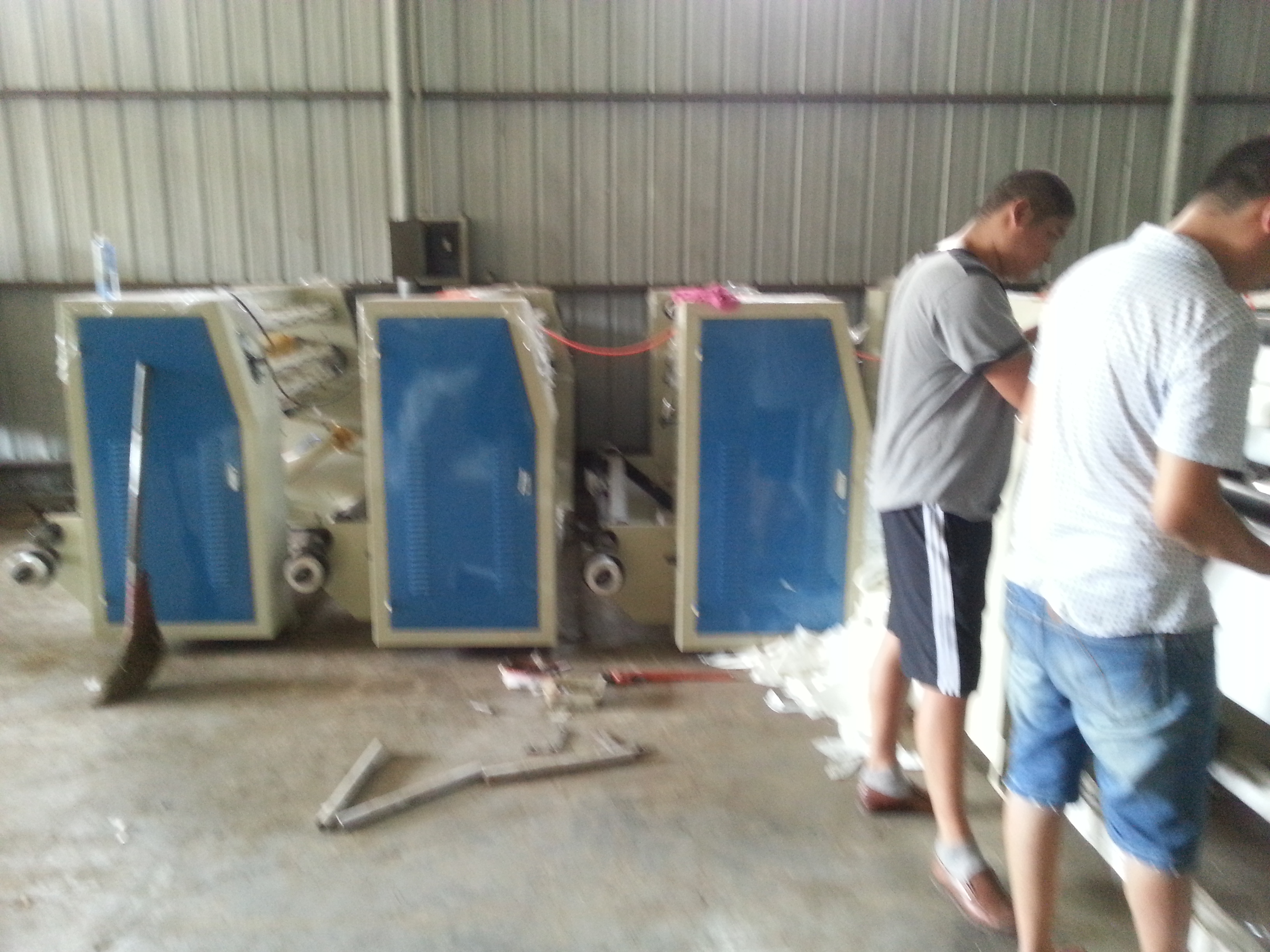 窄寬度碳帶分條機(jī) 廣告膜分切機(jī)