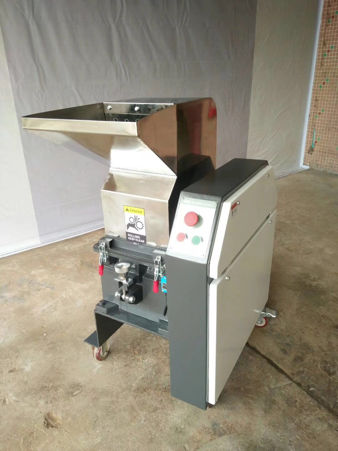 慢速菠蘿刀粉碎機(jī) 慢速機(jī)邊回收機(jī)