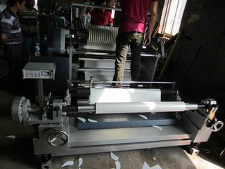 高速塑料薄膜立式分切機(jī) 中心表面卷曲高速分切機(jī) 自動(dòng)高速膠帶分切機(jī)