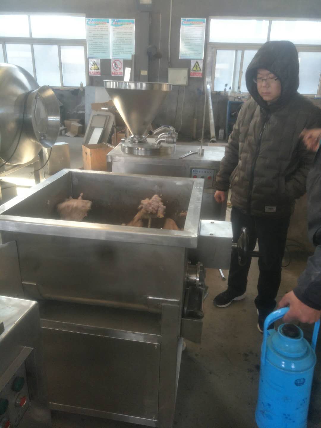 供應(yīng)拌餡機(jī)、包子餡攪拌機(jī)、餃子餡攪拌機(jī)、肉類拌餡機(jī)
