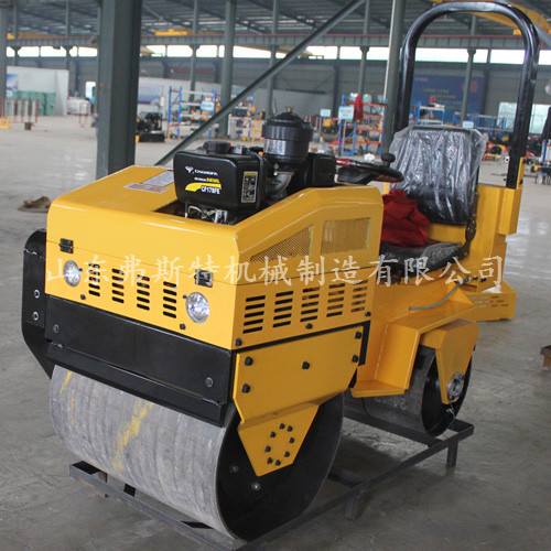 小型雙鋼輪座駕式壓路機(jī)有3個(gè)輪寬規(guī)格，歡迎來購(gòu)