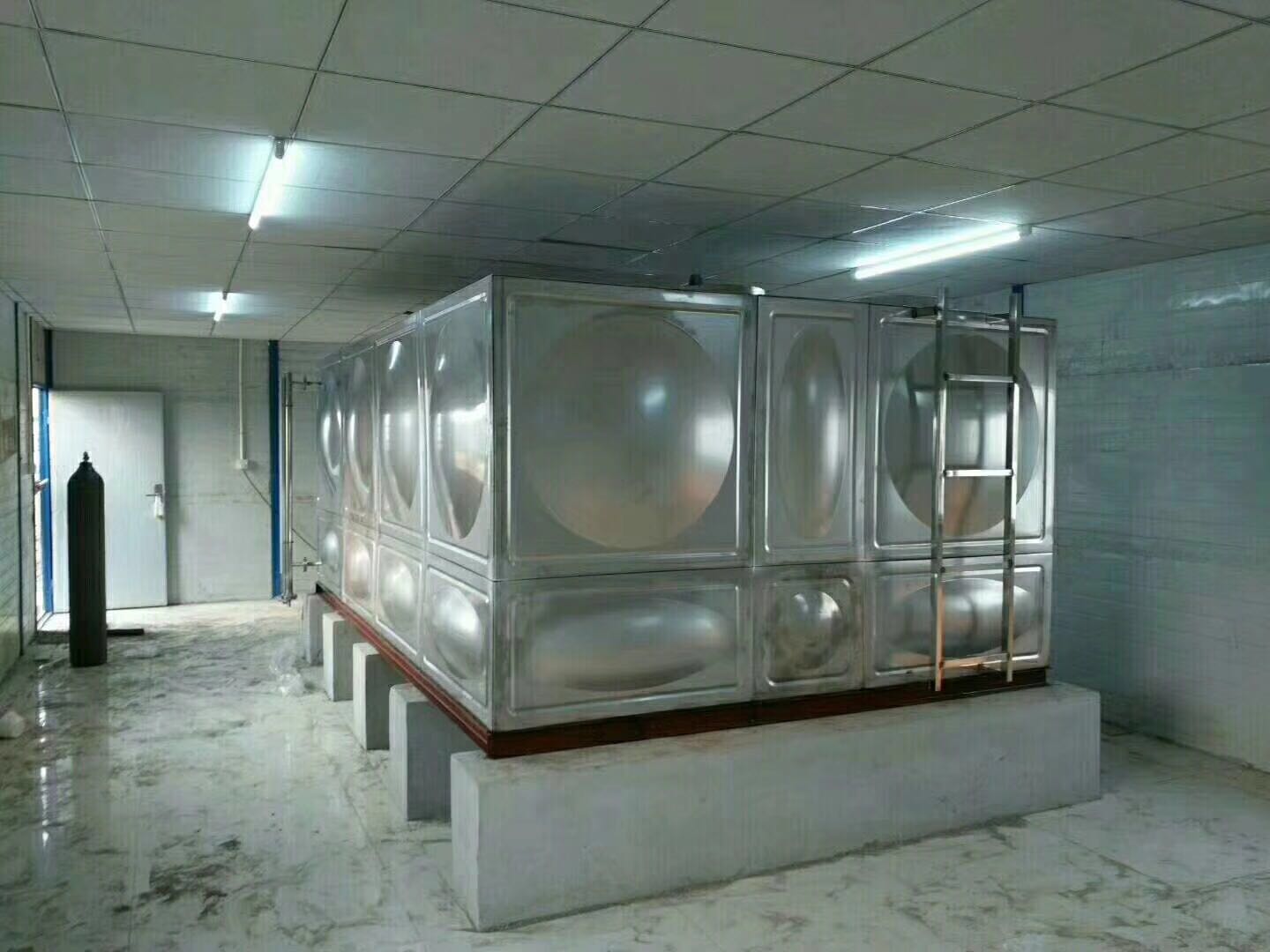 陽江拼接式方形保溫水箱生產(chǎn)廠家 東源不銹鋼保溫水箱生產(chǎn)廠 封開拼接式保溫水箱圖片 大埔組裝式保溫水箱描述