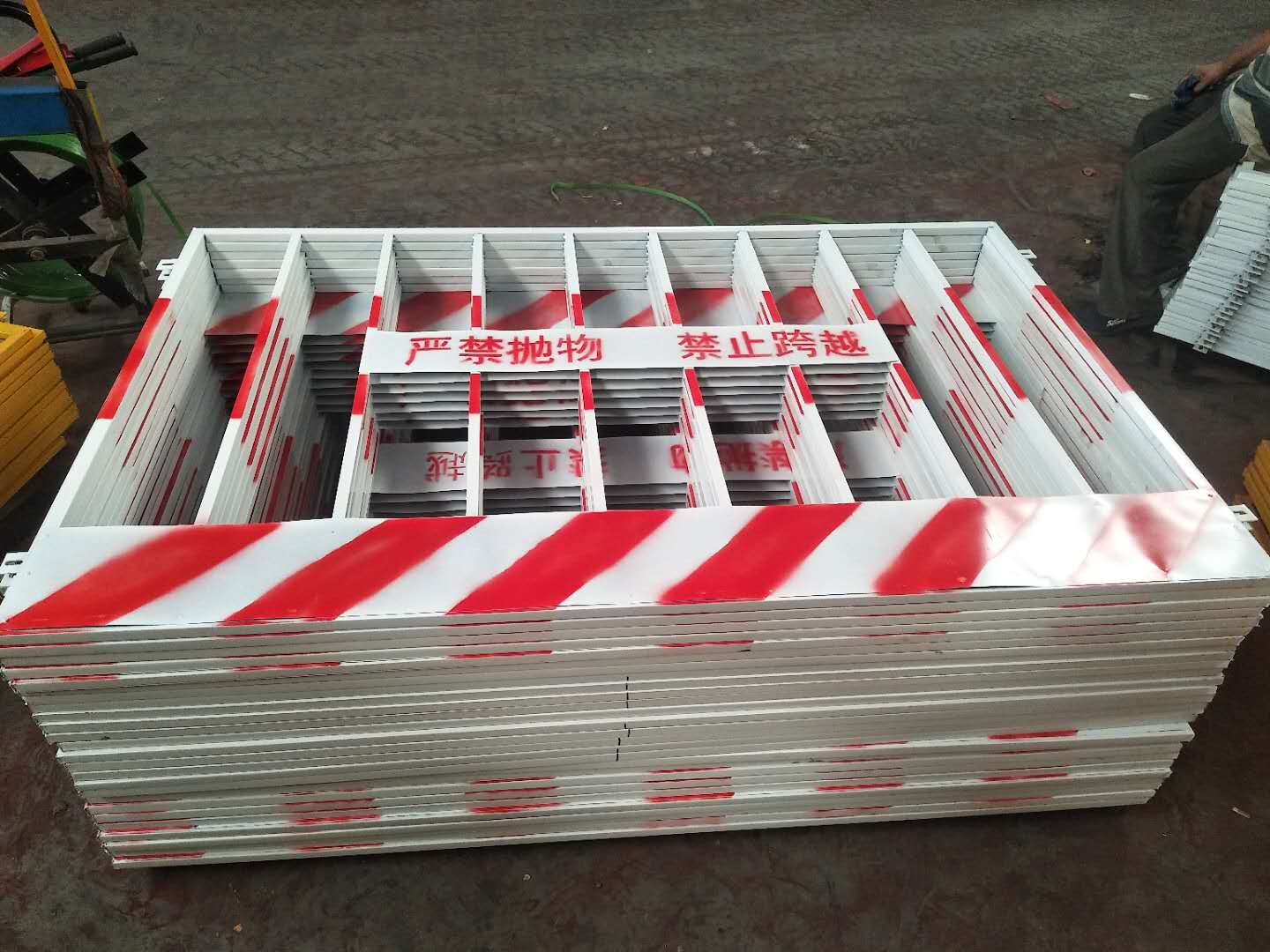 基坑護欄廠家 工地基坑護欄廠家 路邊基坑護欄價格 基坑護欄哪家好