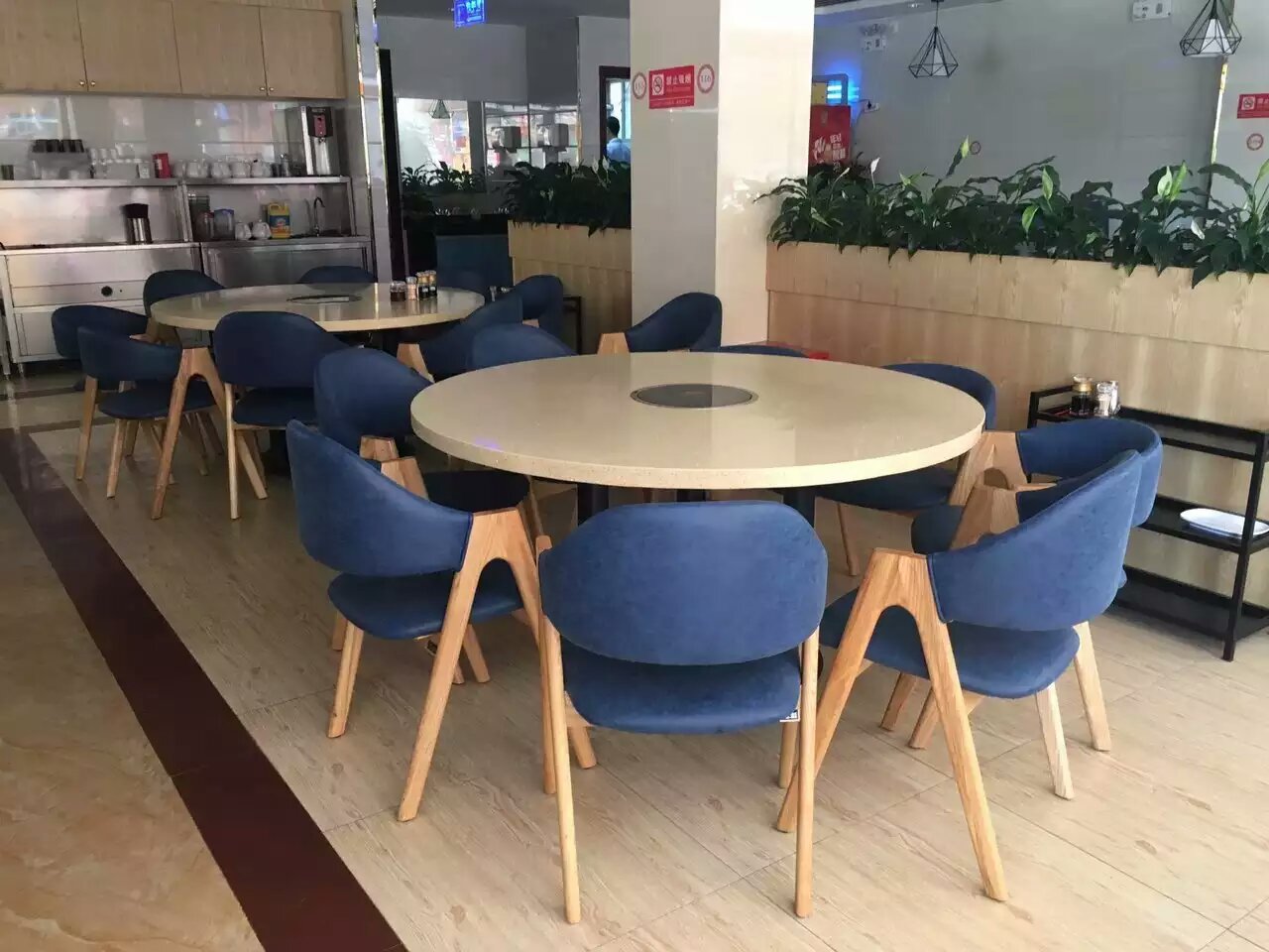 熱銷(xiāo)大理石無(wú)煙火鍋?zhàn)?智能無(wú)煙火鍋設(shè)備/多人圓鍋火鍋?zhàn)?火鍋店桌椅