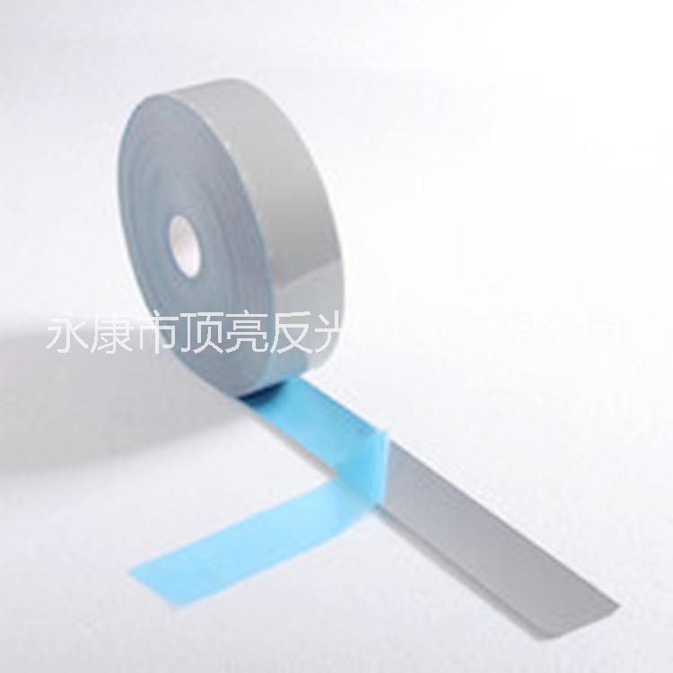 工廠亮銀彈力反光熱貼膜 TPU高亮彈力反光膜 燙到布料上熱轉(zhuǎn)移膜 彈力反光熱貼膜 彈力熱轉(zhuǎn)移膜