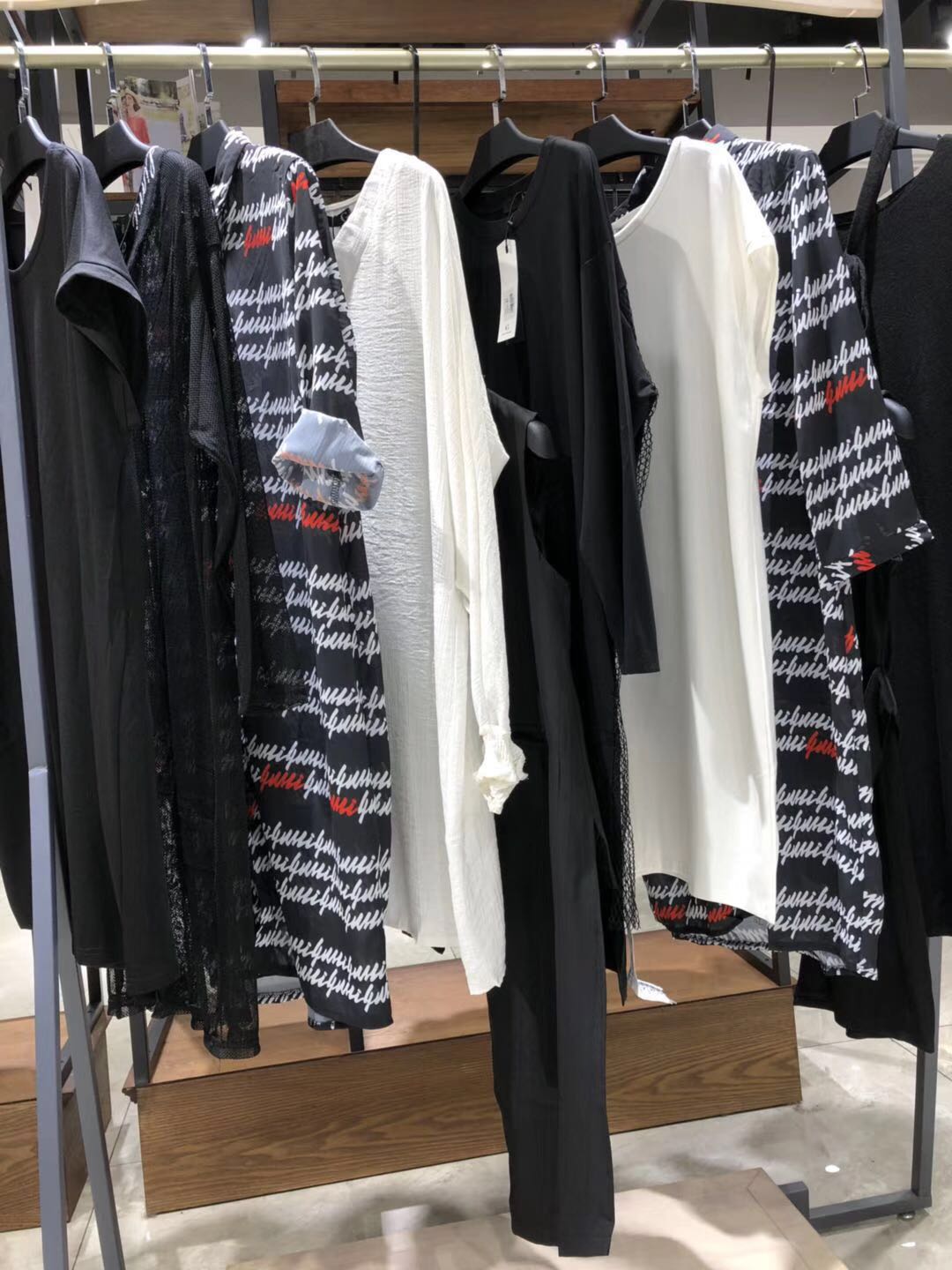 深圳原創(chuàng)女裝品牌折扣G牌找富擇鋒