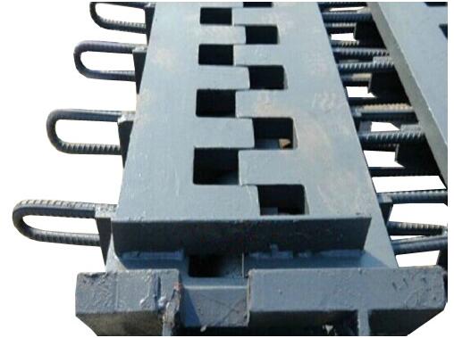 梳齒板伸縮縫   梳齒板伸縮縫供應(yīng)商   廠家直銷梳齒板伸縮縫   梳齒板伸縮縫報價