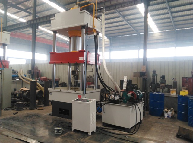 供應(yīng)液壓機(jī) 400噸四柱液壓機(jī) 大型油壓機(jī) 400T液壓機(jī)