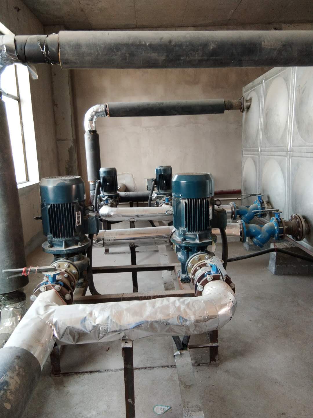 蘭州芬尼克茲空氣能熱泵熱水器一條龍服務(wù)|安裝維修改造移機|